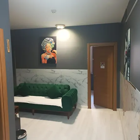Rena Aparthotel 3*